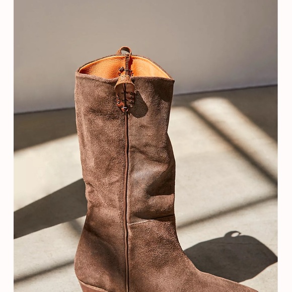 We The Free Dark Brown Western Boots - Picture 9 of 9